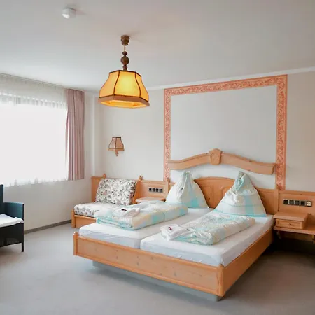 Апартаменты In & Out Boardinghaus *